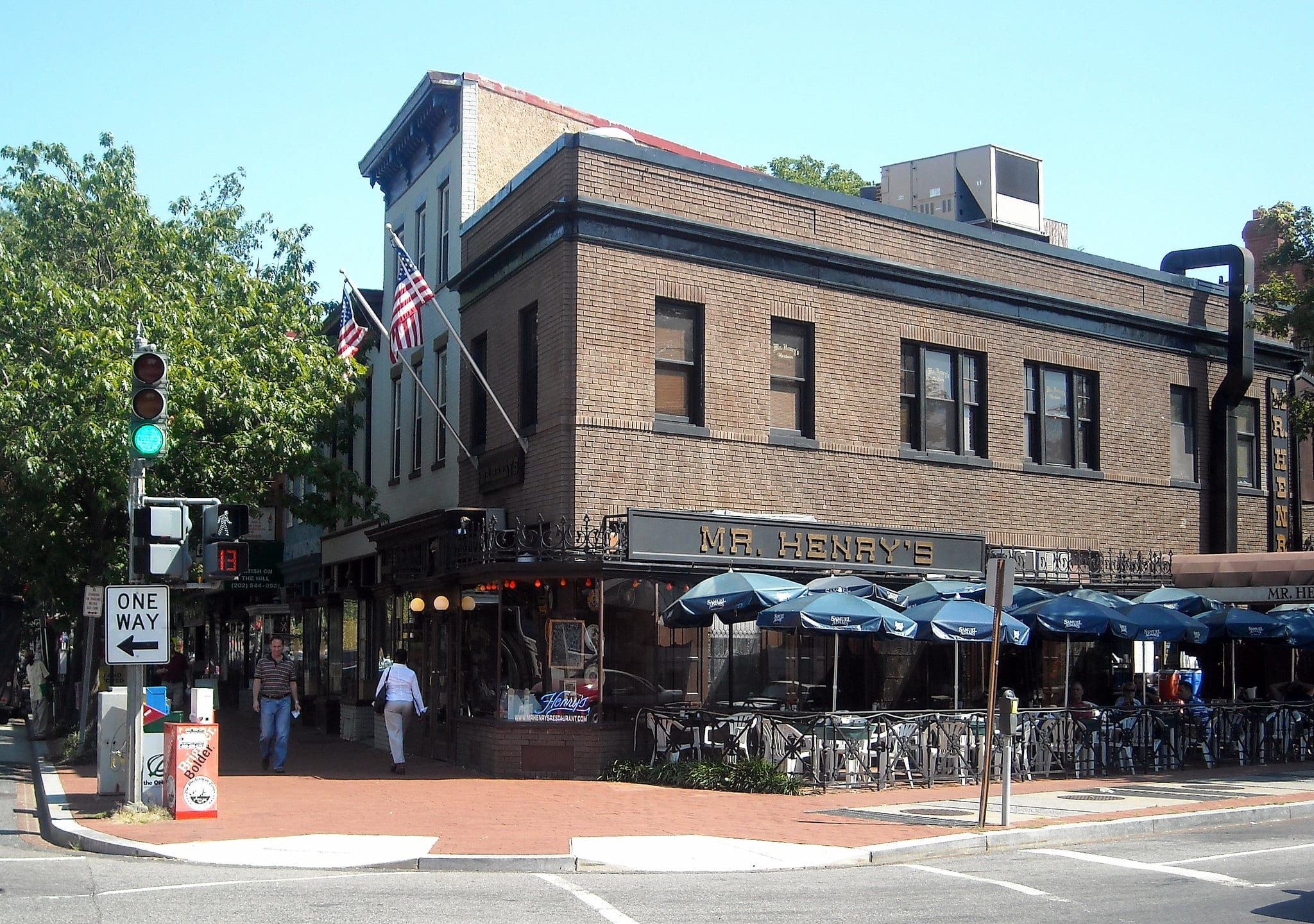 Mr. Henry's facade/Courtesy NCinDC on Flickr